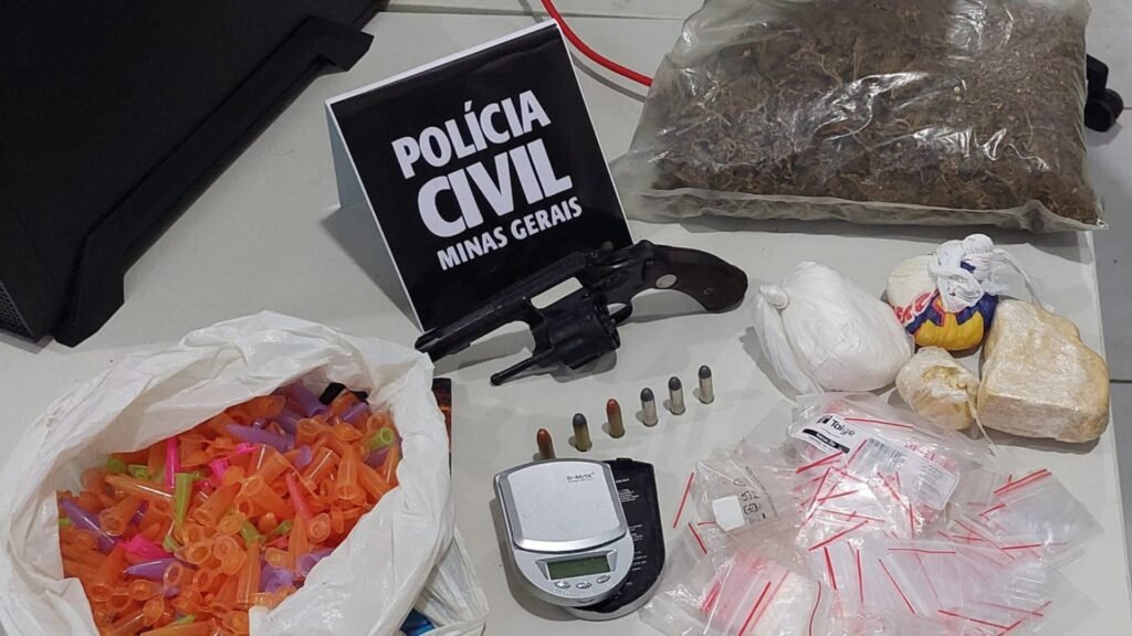 Arma e drogas são apreendidas pela PCMG no Pontilhão
