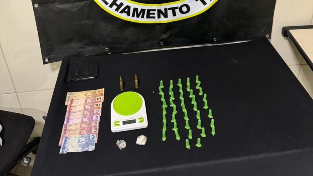 Barbacena e Antônio Carlos registram ocorrências de tráfico de drogas; dois homens foram presos