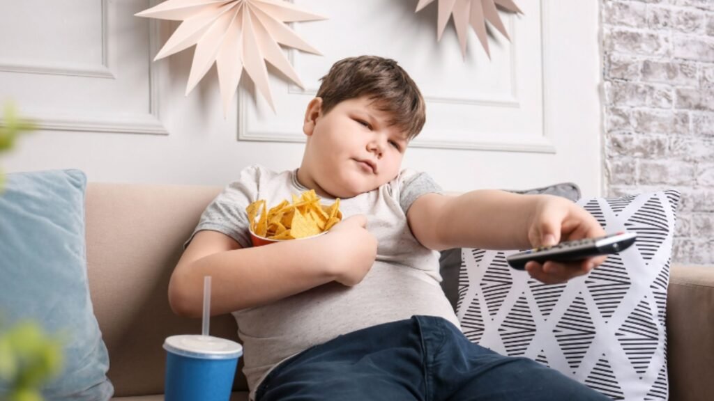 Médica explica o que é e quais são os perigos da obesidade infantil