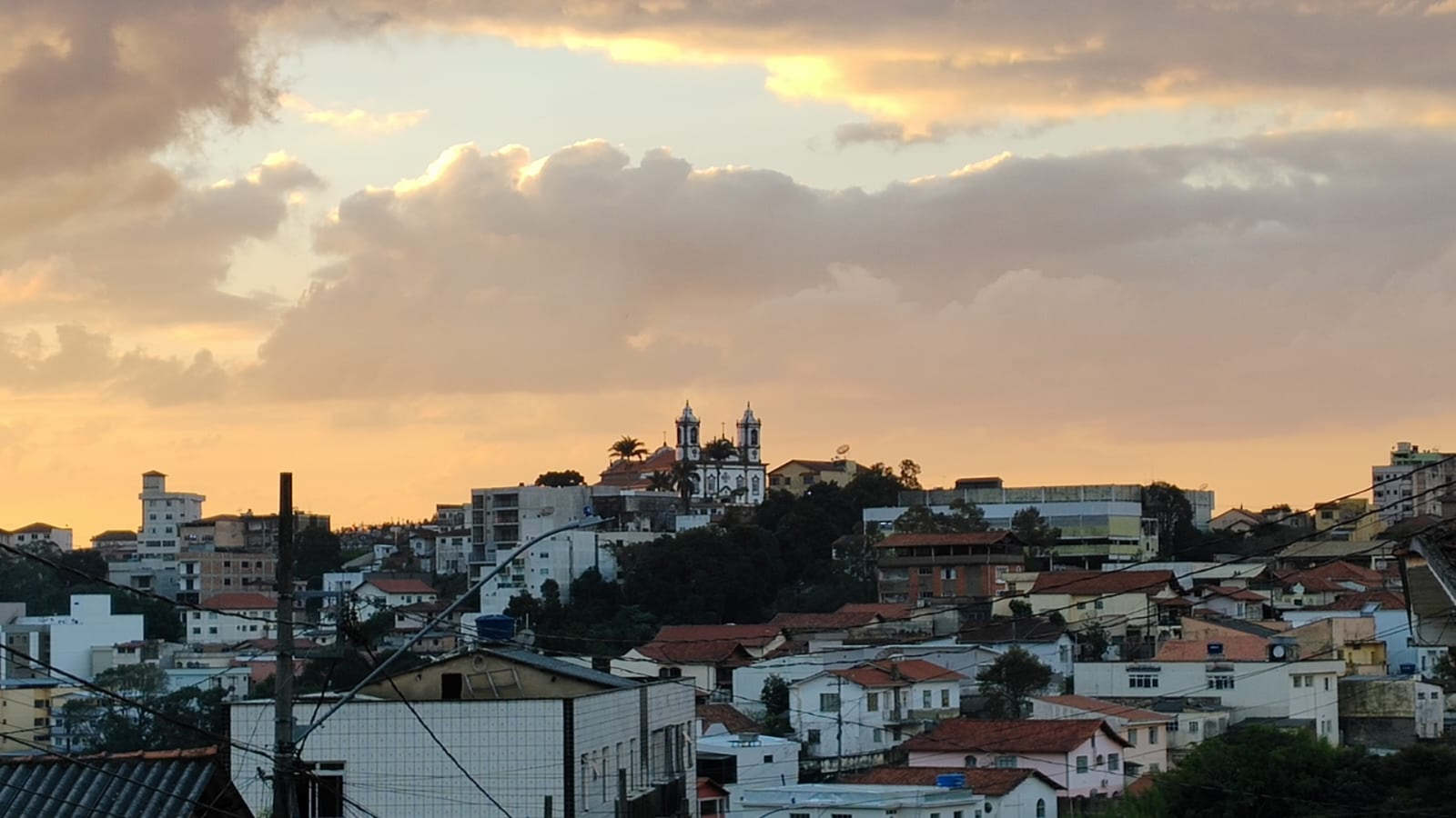 Leia mais sobre o artigo Inmet aponta que Barbacena terá fim de semana com temperaturas estáveis