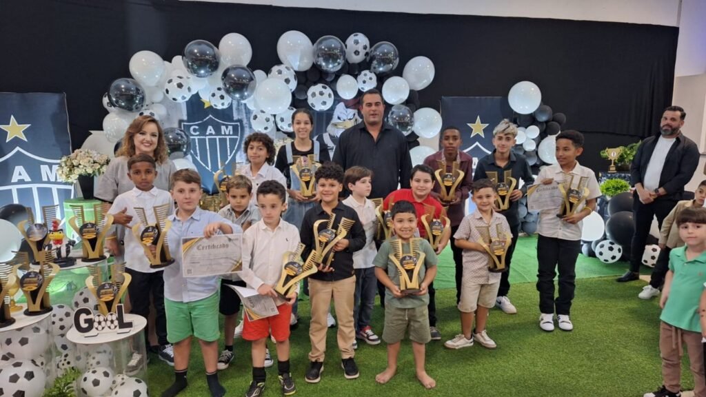 Academia do Galo premia atletas em Barbacena