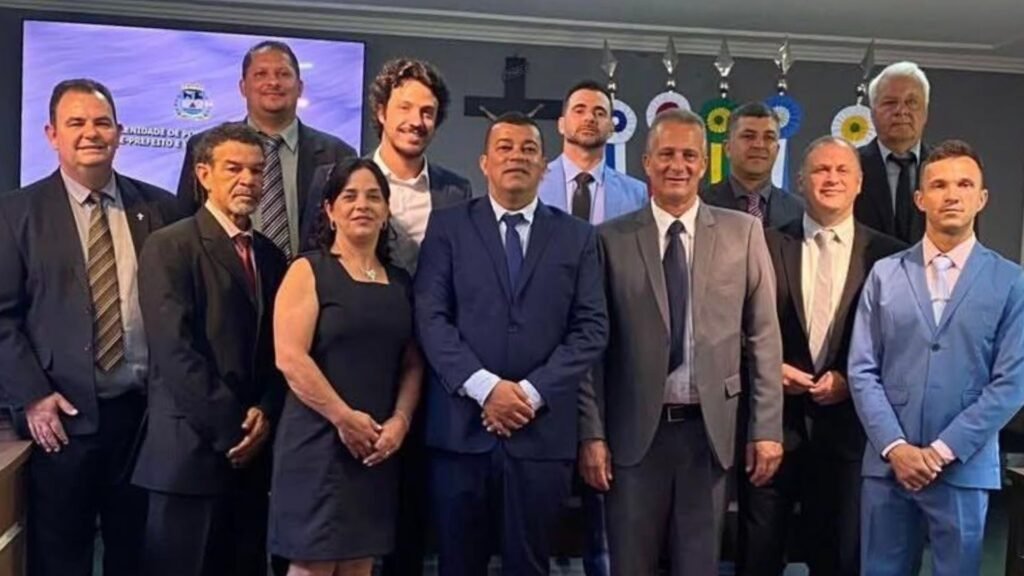 Prefeito reeleito de Antônio Carlos, Marcelo Ribeiro, toma posse