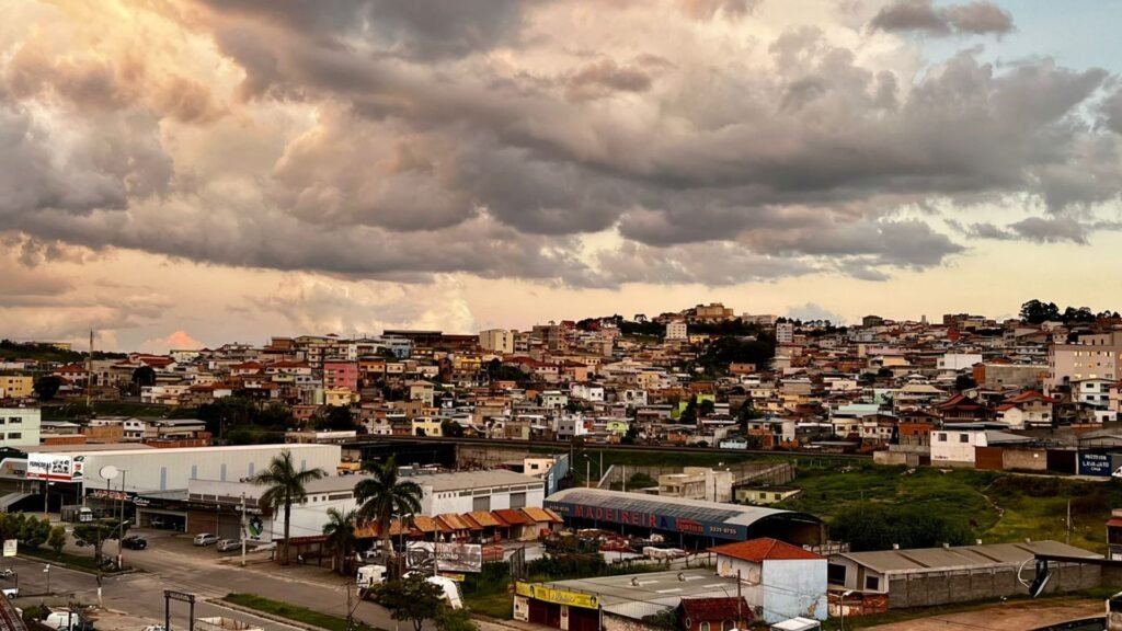 Mutirão em Barbacena busca regularizar mais de 400 MEIs desenquadrados