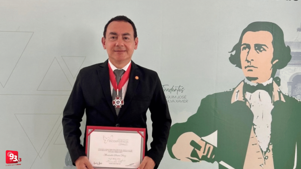 Delegado-Geral da Polícia Civil de Barbacena recebe Medalha da Inconfidência