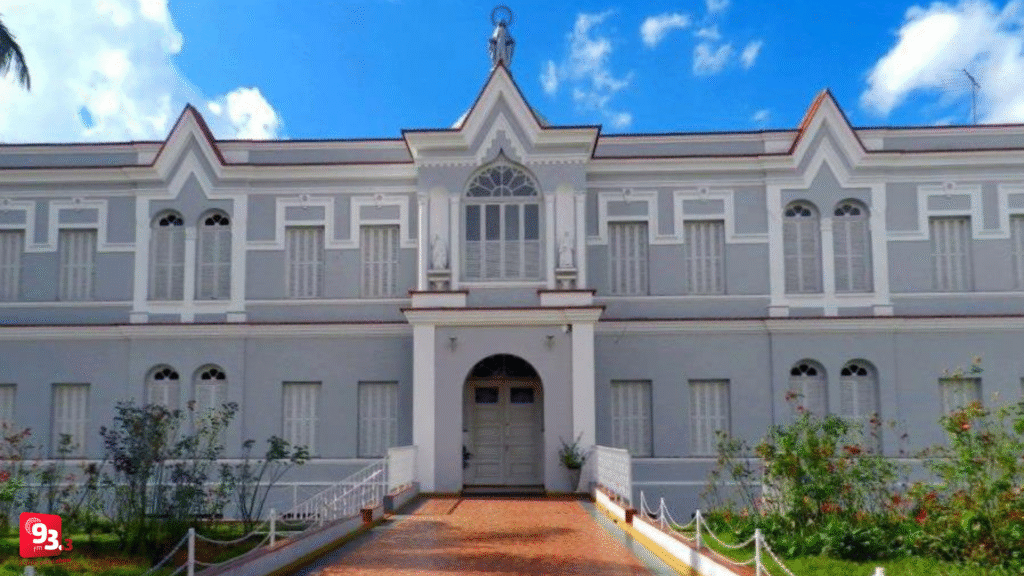 Câmara de Barbacena homenageia os 130 anos do Colégio Vicentino Imaculada Conceição