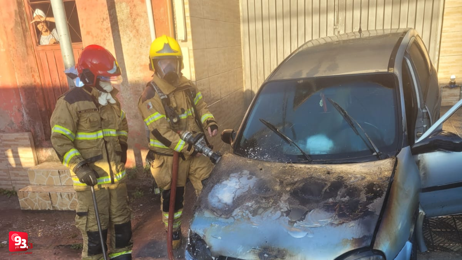 Leia mais sobre o artigo Veículo pega fogo no bairro Bom Pastor, em Barbacena