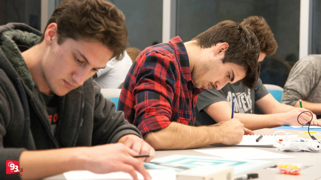 Cursos técnicos gratuitos estão com inscrições abertas em escolas estaduais de Barbacena