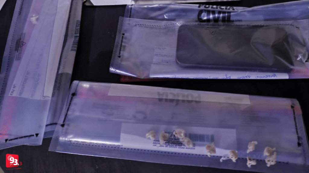 Homem é preso com drogas escondidas próximo a galinheiro, em Barbacena
