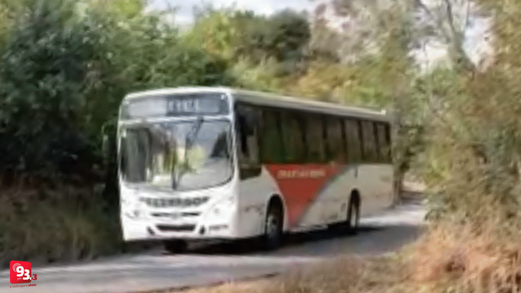 Moradores reclamam de atrasos nos ônibus na comunidade do Faria, em Barbacena