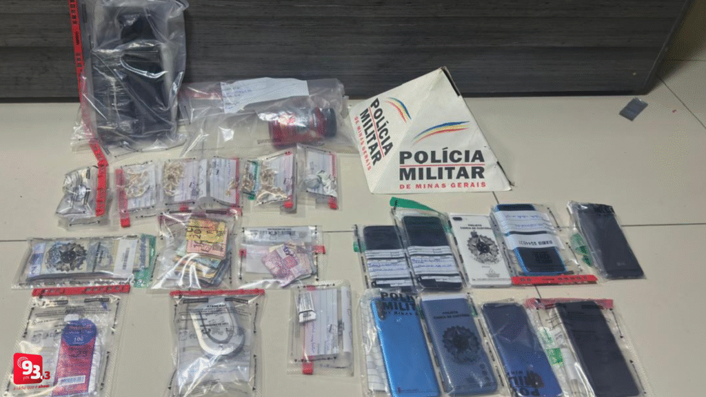 Homens são presos com 130 pedras de crack em Barbacena