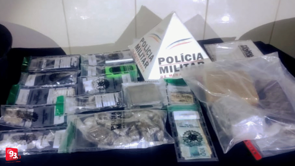 Jovem é preso por tráfico de drogas no São Pedro, em Barbacena