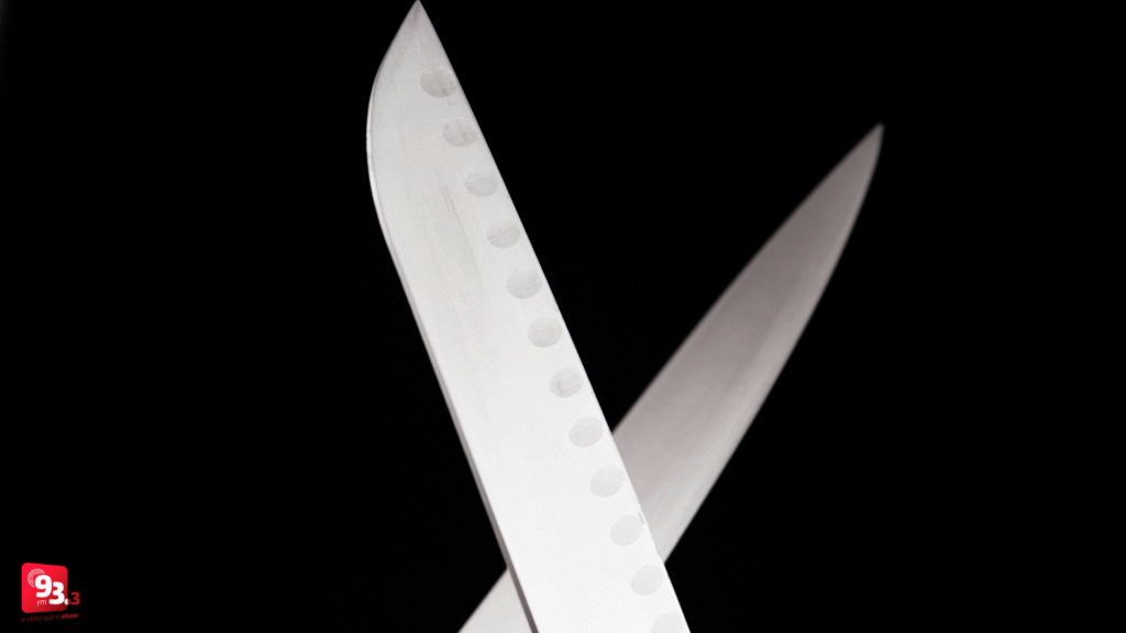 Estabelecimento comercial é alvo de roubo à mão armada