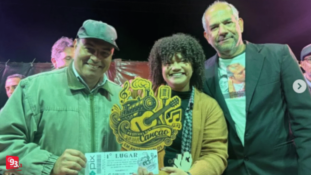 Cantora de Barbacena vence Festival da Canção de Antônio Carlos
