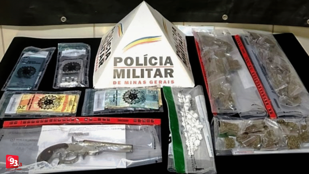 PM apreende grande quantidade de cocaína e maconha em Barbacena