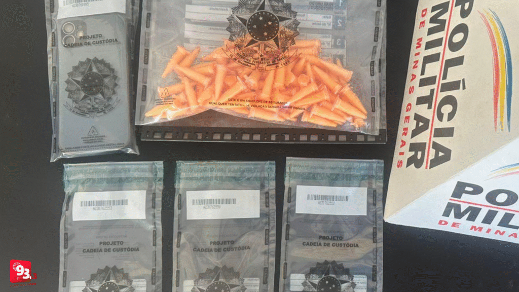 Homem é preso com quase 100 pinos de cocaína em Barbacena