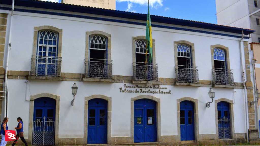 Câmara Municipal de Barbacena homenageia servidores públicos
