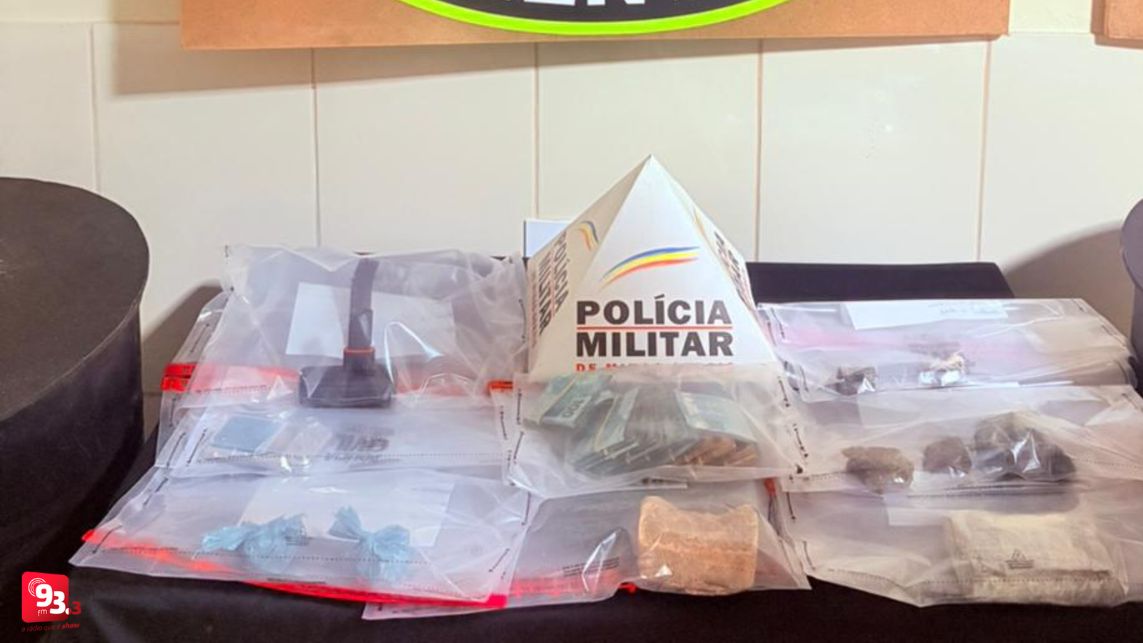 Polícia apreende grande quantidade de drogas e R$ 13 mil em Barbacena