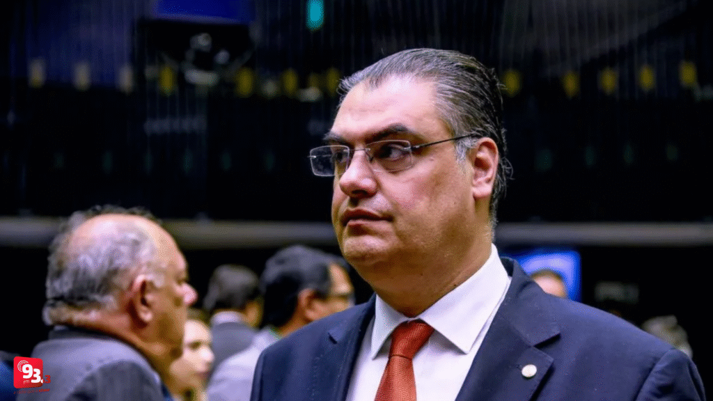 Deputado Lafayette de Andrada defende segurança jurídica e valorização da micro e minigeração distribuída