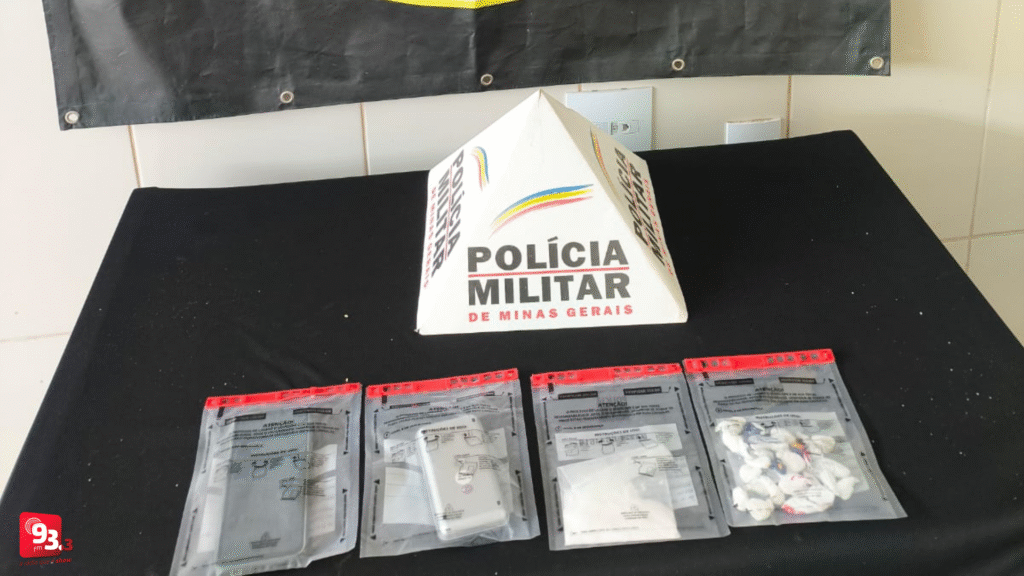 Homem é detido em flagrante com 29 papelotes de cocaína em Barbacena