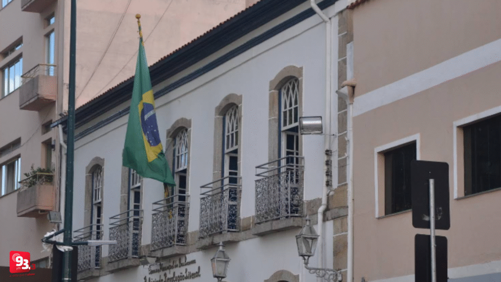 Câmara Municipal de Barbacena realiza solenidade para entrega de homenagens e celebração de centenário