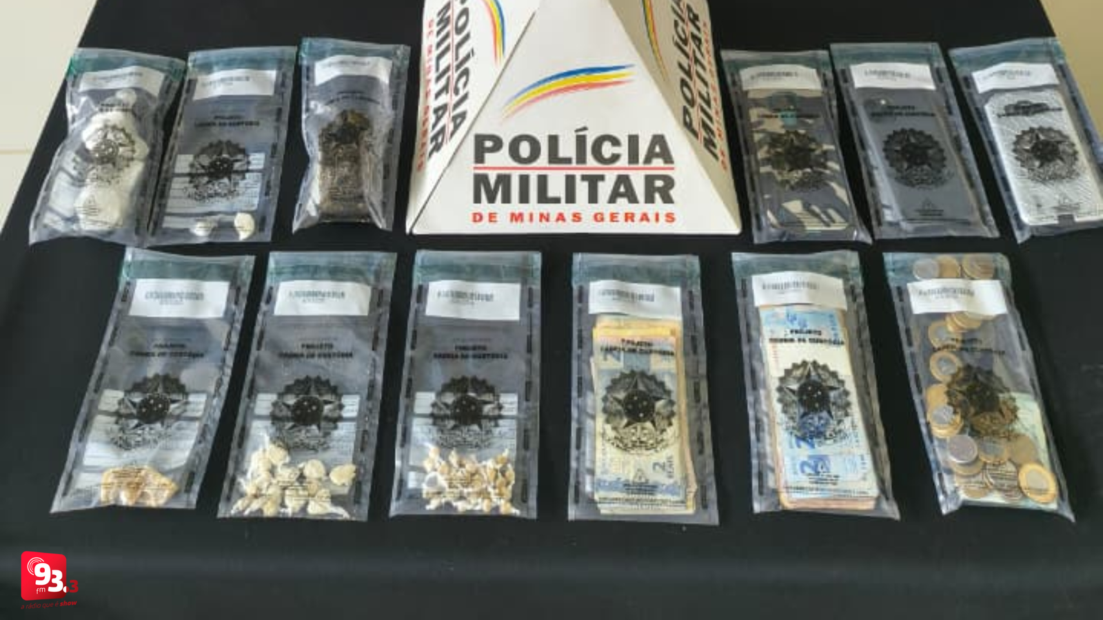 Polícia Militar prende dois homens por tráfico de drogas no Centro e no bairro Monte Mário, em Barbacena
