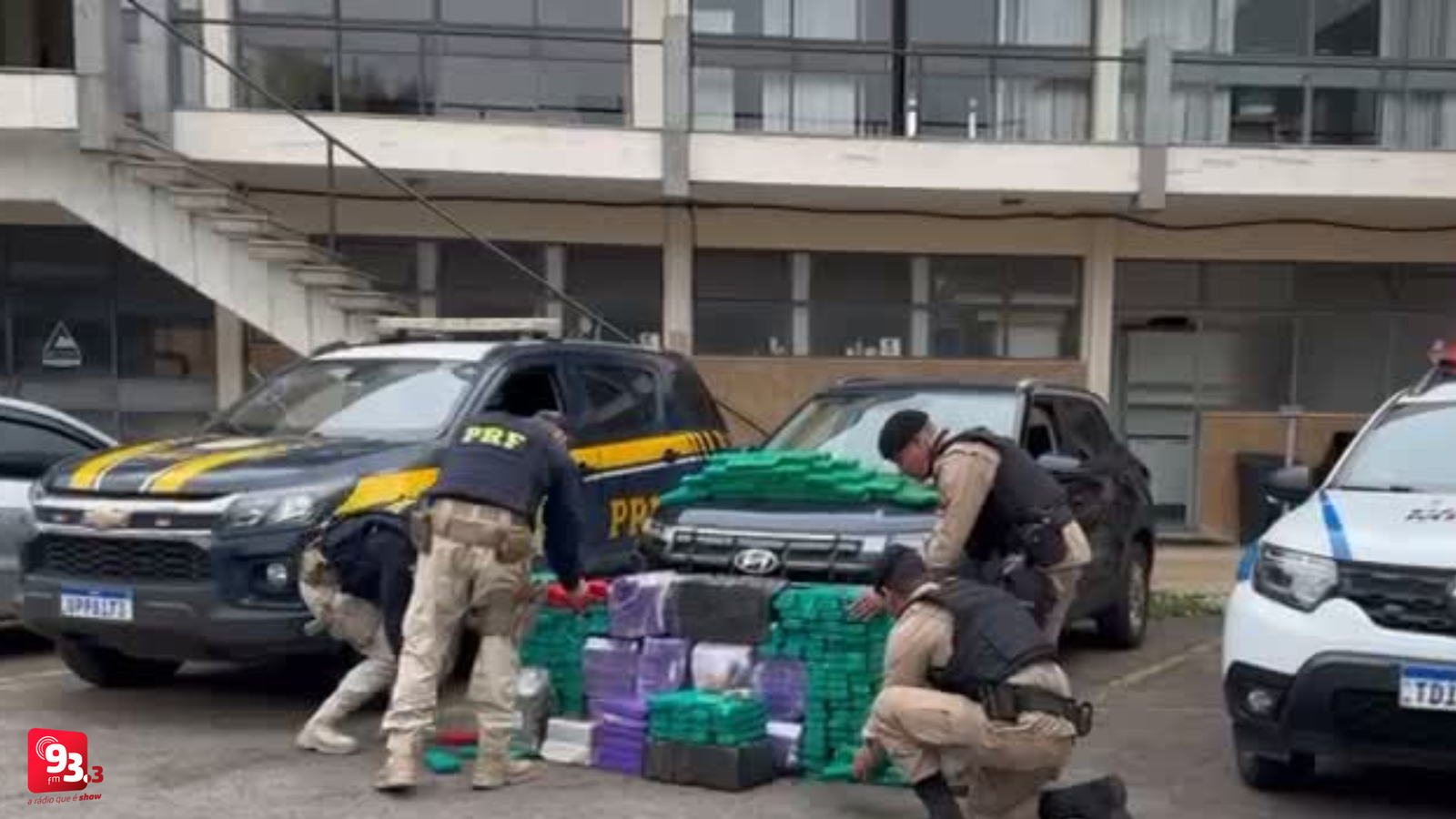 Ação conjunta entre PRF, PMMG e GAECO resulta na apreensão de mais de 320 kg de maconha em Juiz de Fora