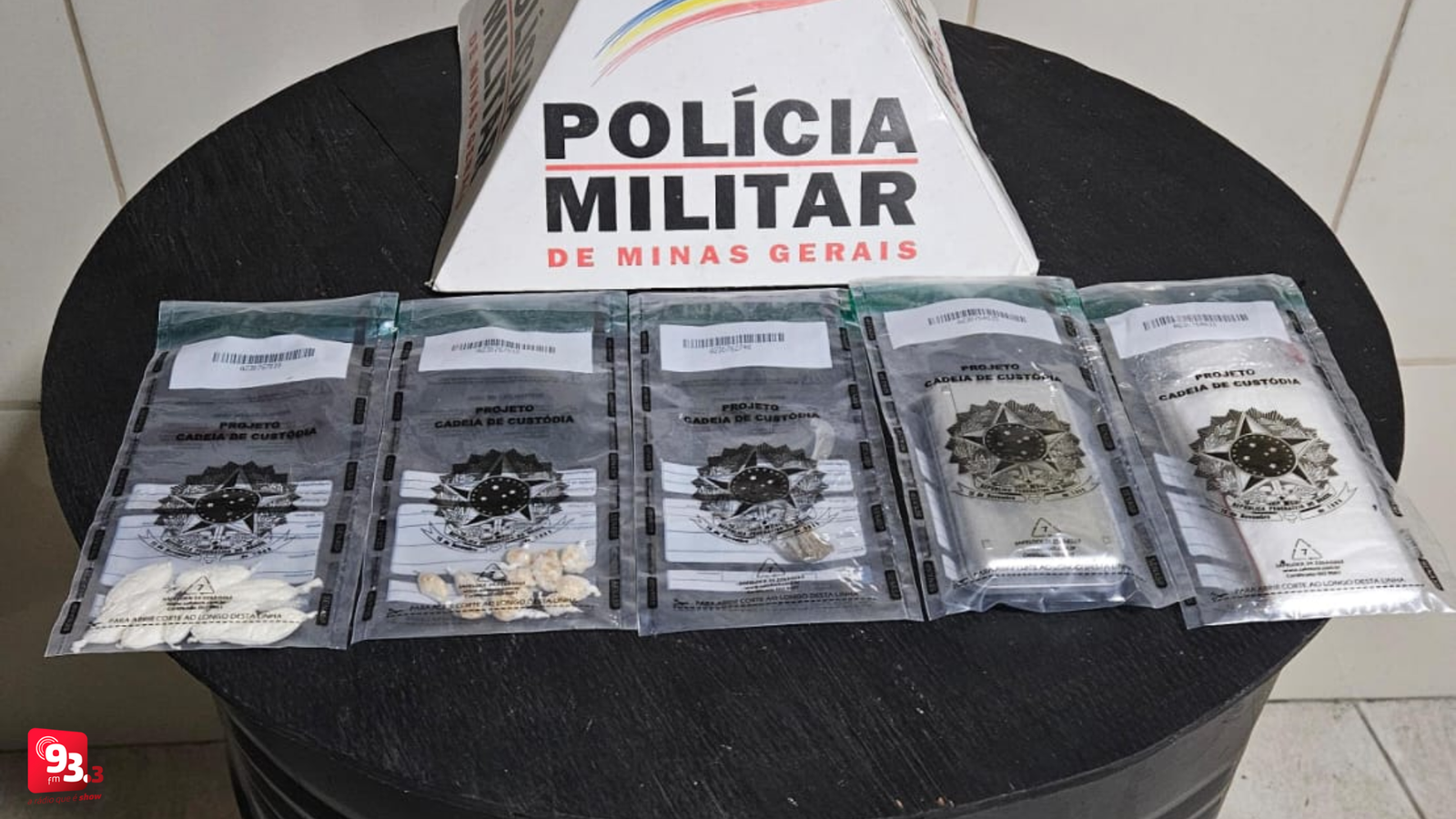 Leia mais sobre o artigo Homem é preso com crack, cocaína e maconha em Barbacena