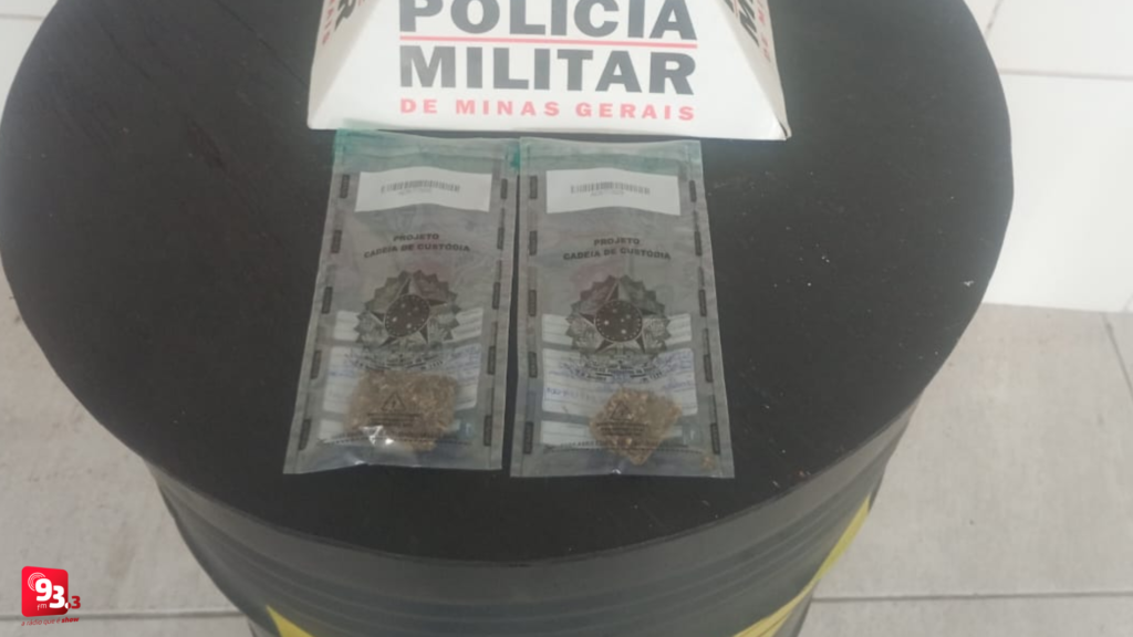 Homem é preso por tráfico de drogas no bairro Monte Mário em Barbacena