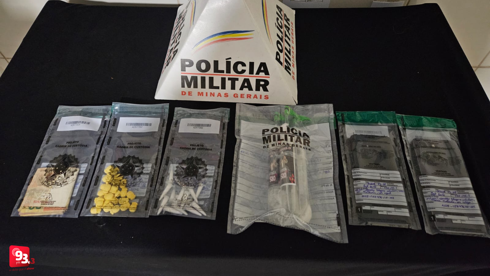 Leia mais sobre o artigo Abordagem da PM resulta na apreensão de cocaína, ecstasy e lança-perfume em Barbacena