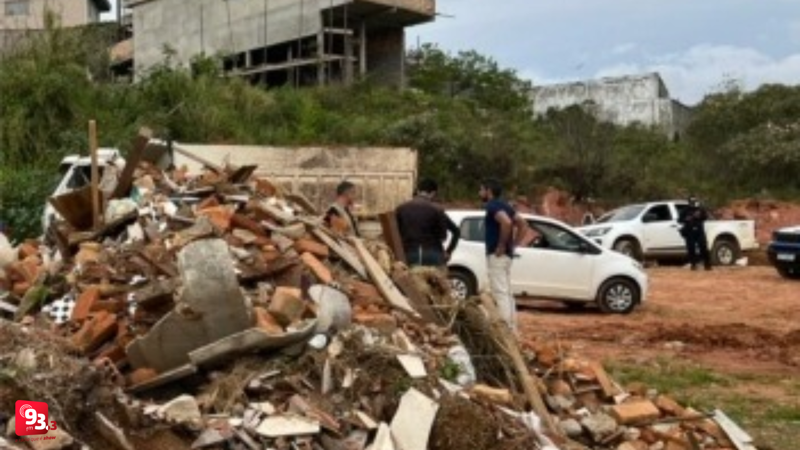 Leia mais sobre o artigo Ação flagra descarte irregular de resíduos em Barbacena