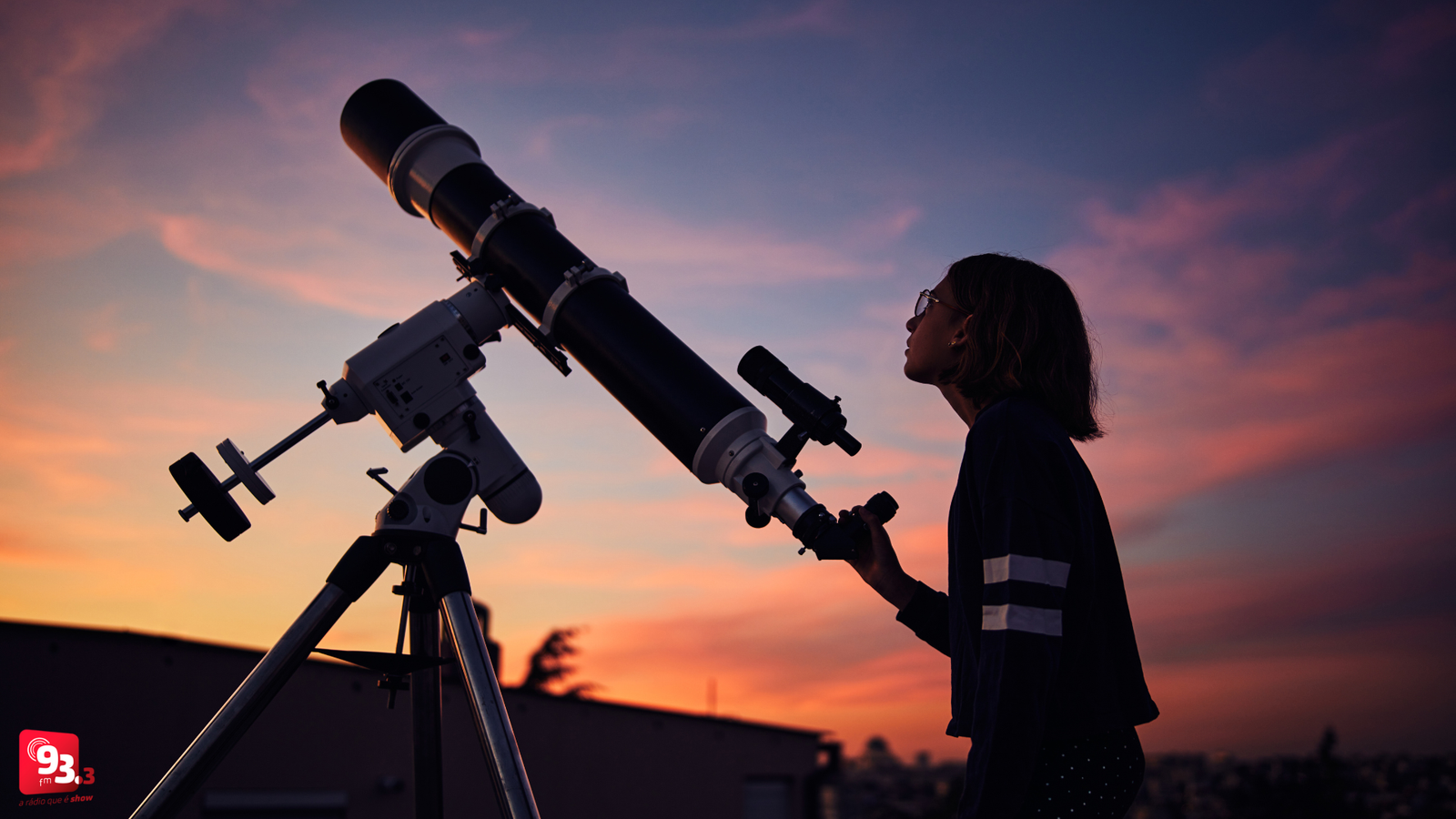 Leia mais sobre o artigo Observatório Astronômico Popular realiza observação das estrelas do céu de natal em Barbacena