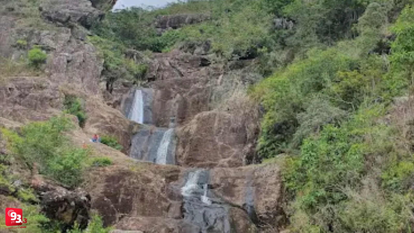 Leia mais sobre o artigo Homem fica ferido após cair em cachoeira