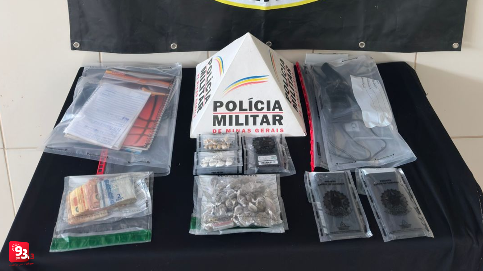 Leia mais sobre o artigo Menores de idade são apreendidos com drogas em condomínio do Grogotó, em Barbacena