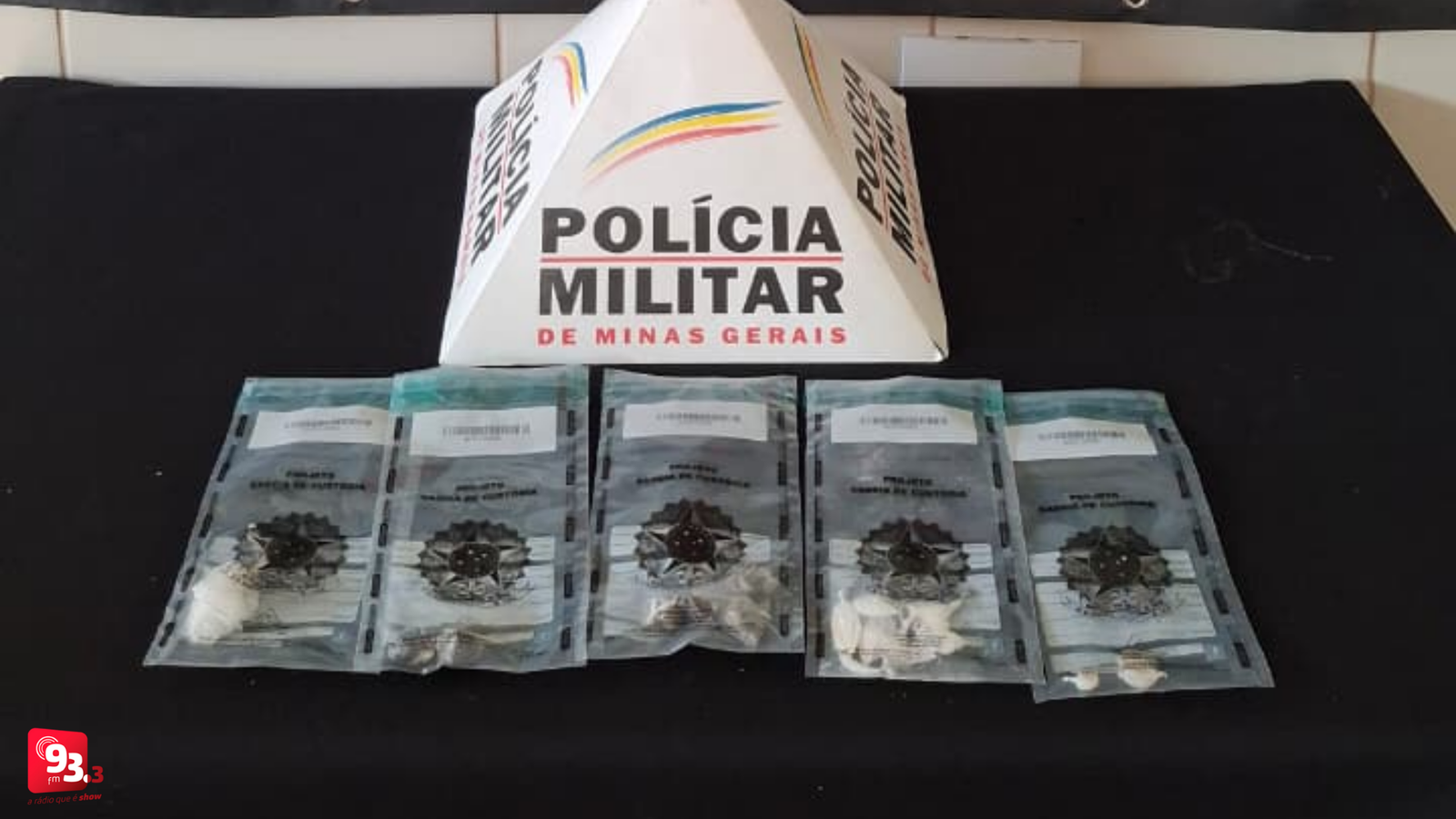 Leia mais sobre o artigo Menor de 13 anos realizava tráfico de drogas por ordens da própria mãe, em Barbacena