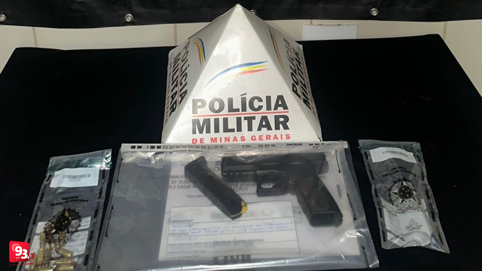 Leia mais sobre o artigo Homem é preso com arma após denúncia em bar no Centro de Barbacena