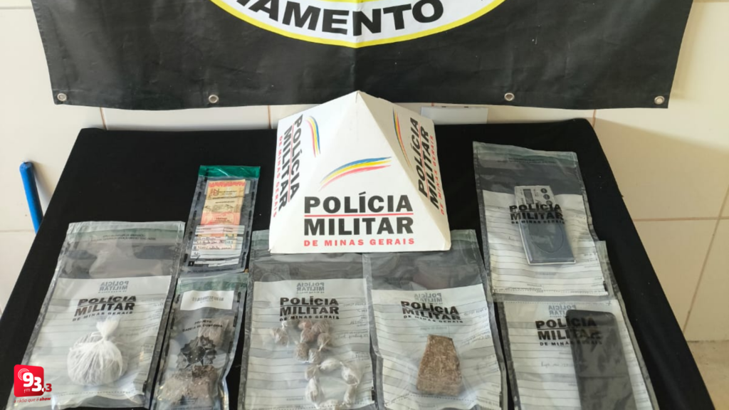 Jovem é preso com tabletes e buchas de maconha em Barbacena