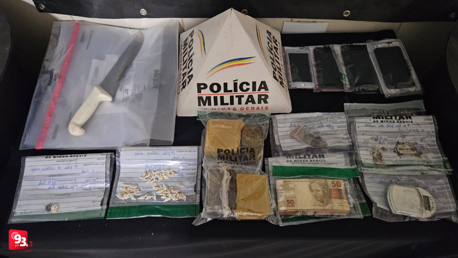 Leia mais sobre o artigo Homens são presos após troca de banco por drogas em Barbacena