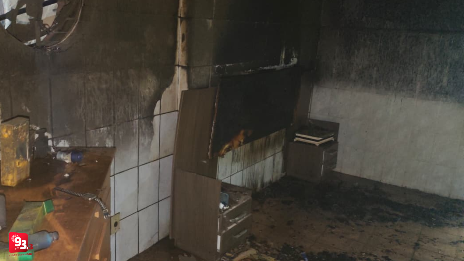 Leia mais sobre o artigo Incêndio deixa idosa gravemente ferida em Barbacena