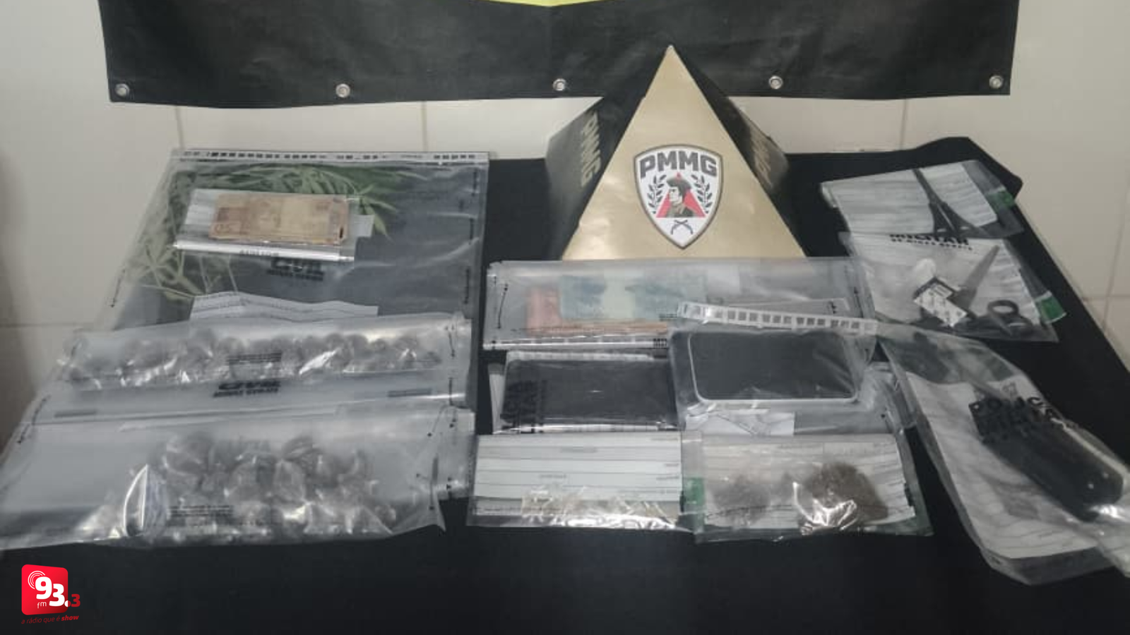Leia mais sobre o artigo Homens são presos com drogas e munições em Barbacena