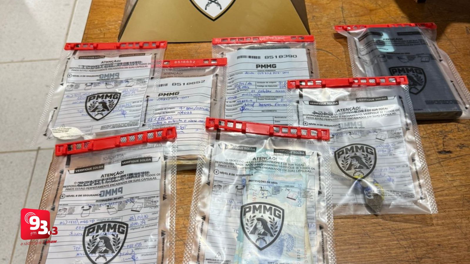 Leia mais sobre o artigo Homem é preso por tráfico de drogas durante operação da PM no centro de Santa Rita do Ibitipoca