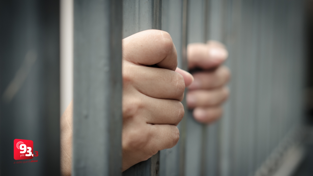 Homem com mandado de prisão em aberto é preso em Barbacena