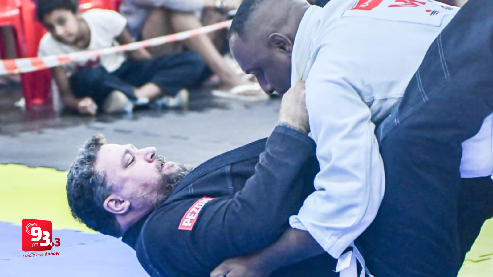 Leia mais sobre o artigo Equipe barbacenense se destaca em torneio de jiu-jitsu