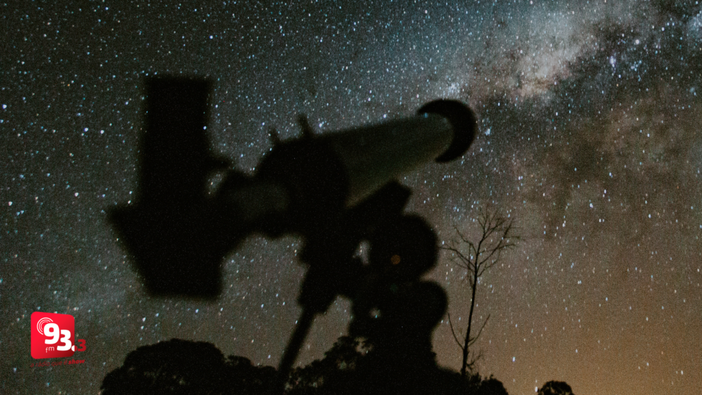 Observatório Astronômico Popular realiza observação da Lua Azul em Barbacena
