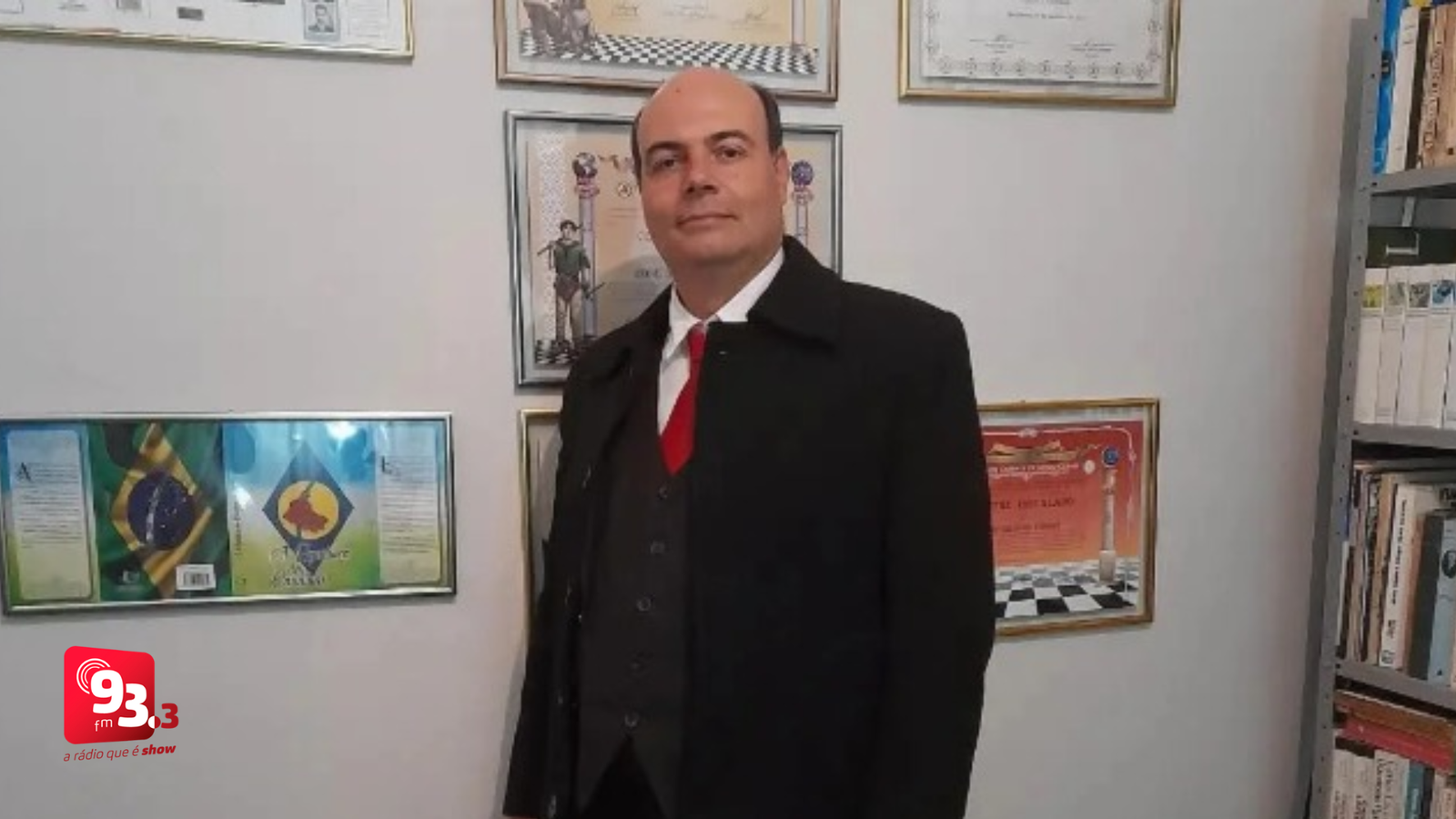 Leia mais sobre o artigo Laços Amoroso, do escritor Silvério Ribeiro, ganha nova data de lançamento em Barbacena