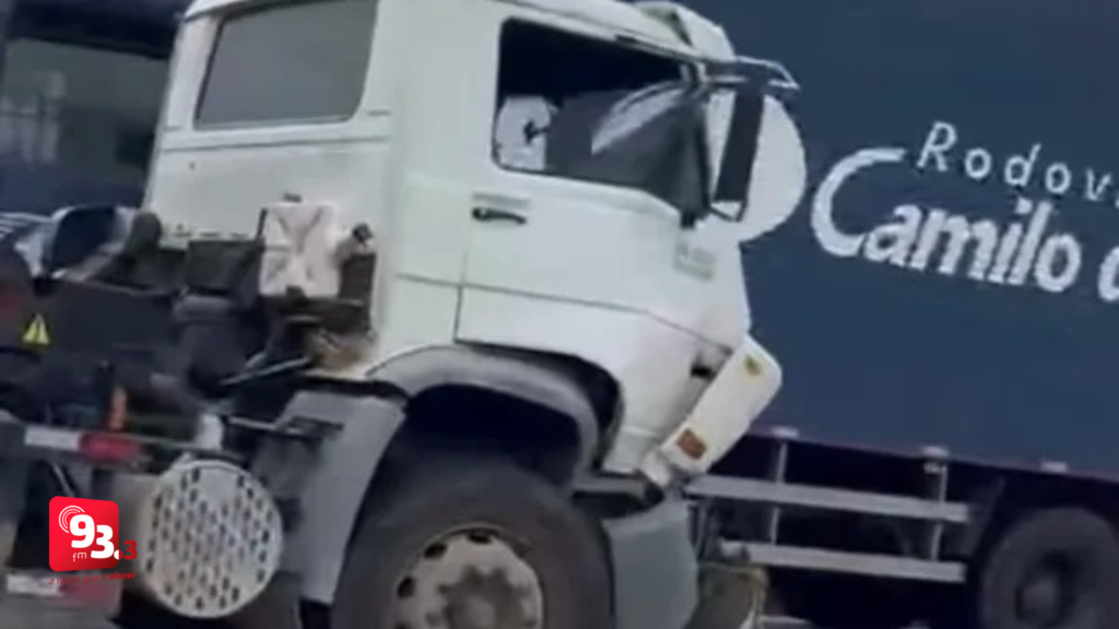 Acidente envolve três veículos próximo à AABB em Barbacena