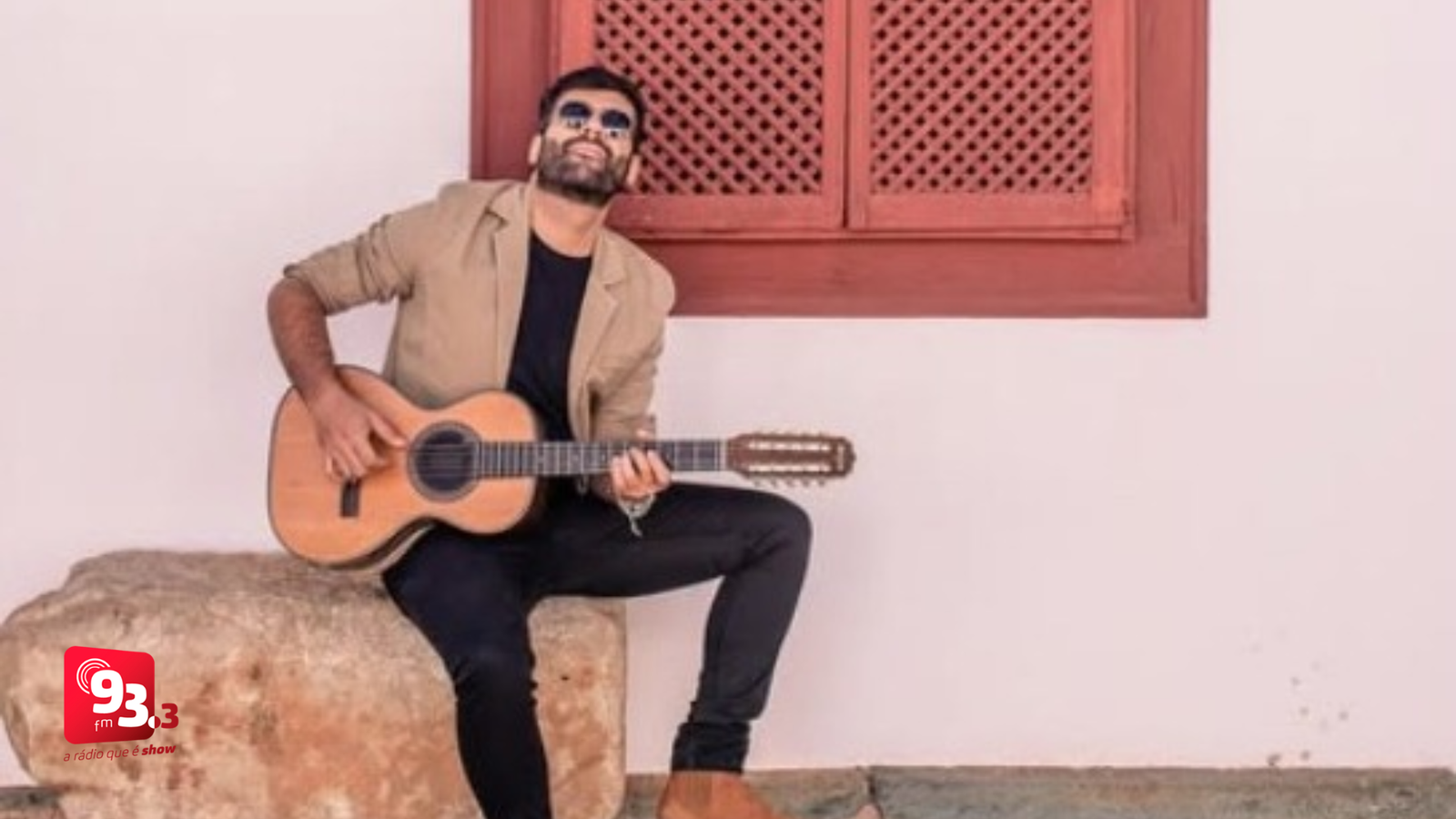 Leia mais sobre o artigo Artista de Barbacena lança álbum inspirado na histórica Tiradentes