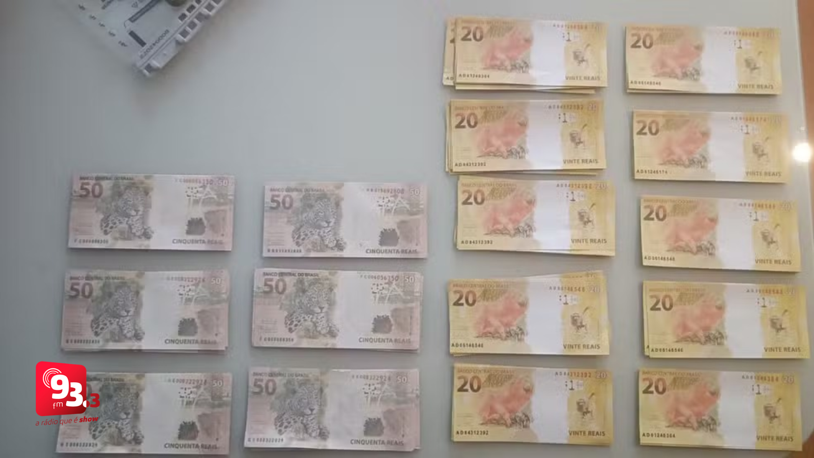 Leia mais sobre o artigo Homem é flagrado com R$ 5 mil em notas falsas na região